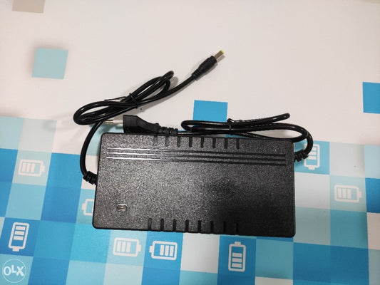 Punjac 67.2V 2A za Li-ion baterije Elekticne skutere